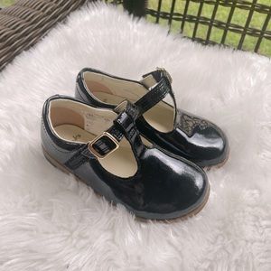 Clarks toddler black shoes size 7.5 US